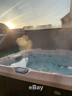 2015 Jacuzzi J480 IP Hot Tub Spa 5-6 Seats. Free Crane Delivery. NO OFFERS