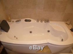 A white jacuzzi bath