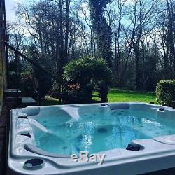 Brand New Spas Luxury Hot Tub Spa Whirlpool 6 Seats Ipod White Jacuzzi Balboa