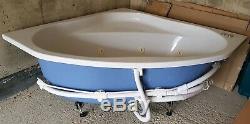 Corner Armour Plus Bath Tub with 8 Jacuzzi Jets and Pump
