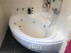 Corner Bath 6-Jet Luxury Whirlpool / Jacuzzi in white with front panel