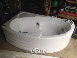 Genuine Jacuzzi spa/whirlpool bath