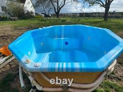 Hard shell / fibre-glass in ground Jacuzzi/spa hot tub