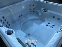 Hot Tub Spa Jacuzzi Whirlpool Delivery Available 30 Days Warranty