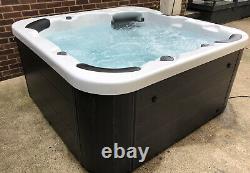 Hot tub spa jacuzzi we can deliver! 6month old