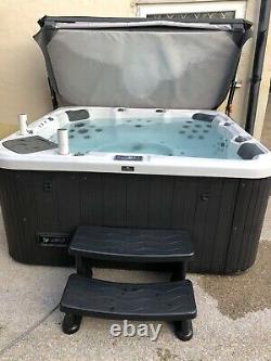 Hot tub spa we can deliver