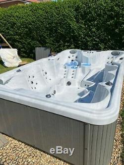 I-Sense Grande 8-10 Person Hot Tub Jacuzzi 3.8 x 2.25m Luxury Spa