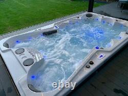 I-Sense Grande 9-10 Person Hot Tub Jacuzzi 3.8 x 2.25m Luxury Spa Nearly New