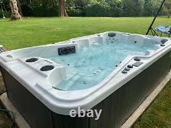 I-Sense Grande 9-10 Person Hot Tub Jacuzzi 3.8 x 2.25m Luxury Spa Nearly New