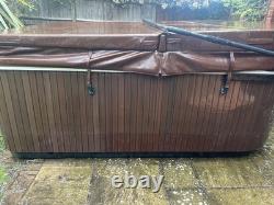 Jacuzzi Hot Tub J495, 10 person Spa, Cover, Cover lifter, steps & misc chemicals