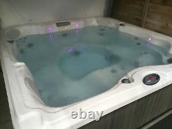 Jacuzzi J235 Hot Tub/Spa
