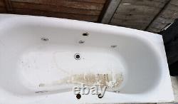 Jacuzzi/Whirlpool bathtub, white, B- shaped, used