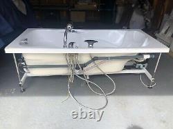 Jacuzzi bath (single person) great condition (hardly used). Perfect withorder