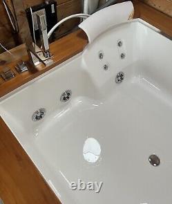 Jacuzzi baths whirlpool bath
