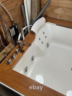 Jacuzzi baths whirlpool bath