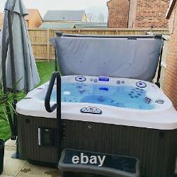 Stunning Jacuzzi J335 Hot Tub Spa 4-5 Seat with Sound System, Steps, Cover
