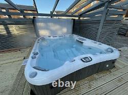 Sundance Spas Hot Tub Aspen 880 RRP £24000! Jacuzzi HUGE SPA HOT TUB