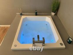 Whirlpool Bath Japanese Deep Soak Fibreglass/Supercast 1100 X 1000 X 600