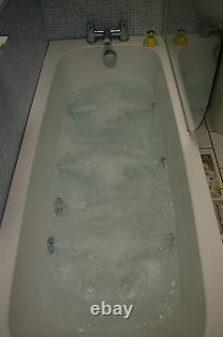 Whirlpool Bath With 6 8 Chrome Jets on 1700 x 700 White bath jacuzzi/spa