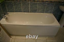 Whirlpool Bath With 6 8 Chrome Jets on 1700 x 700 White bath jacuzzi/spa