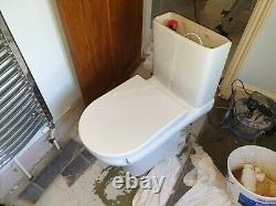 White Jacuzzi Spa Bath Great Condition inc. Motor/plumbing/taps/ wc wb complete
